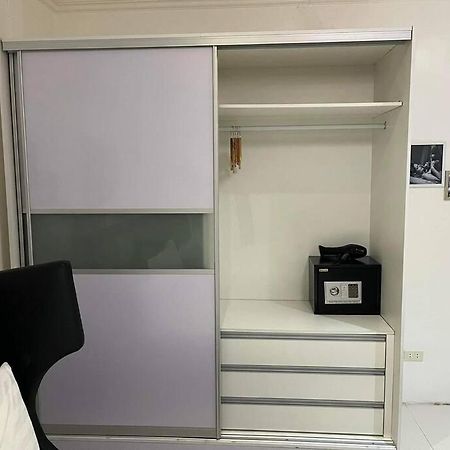 Kandi Big 1 Bedroom King Bed, Free Housekeeping, Wi-Fi Angeles Kültér fotó