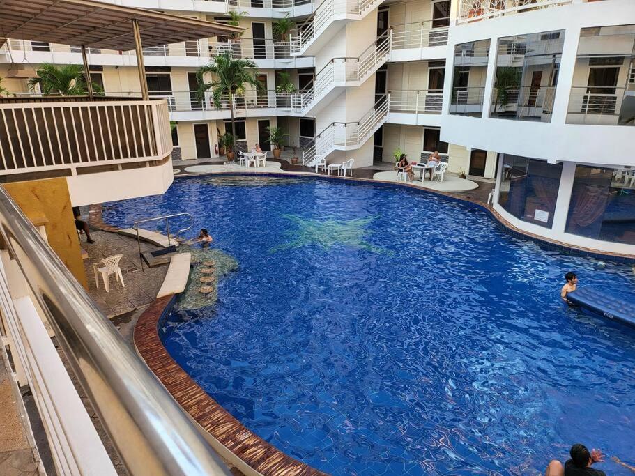 Kandi Big 1 Bedroom King Bed, Free Housekeeping, Wi-Fi Angeles Kültér fotó