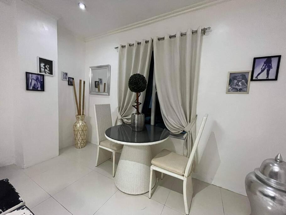 Kandi Big 1 Bedroom King Bed, Free Housekeeping, Wi-Fi Angeles Kültér fotó