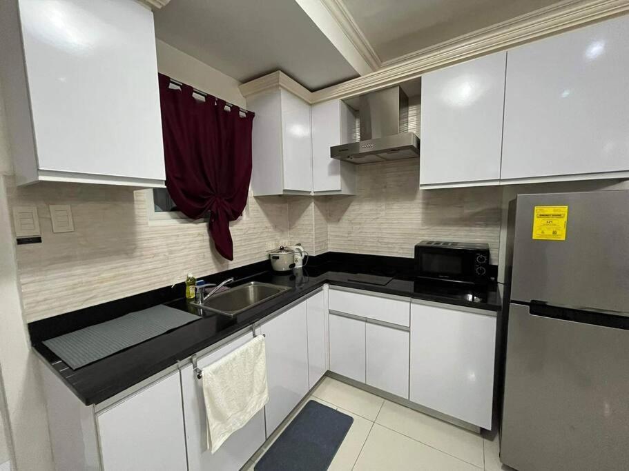 Kandi Big 1 Bedroom King Bed, Free Housekeeping, Wi-Fi Angeles Kültér fotó
